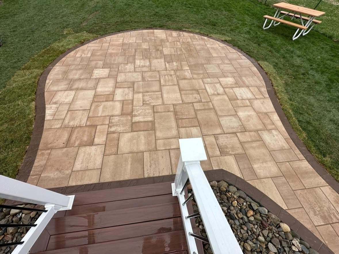 Outdoor living hardscape detail